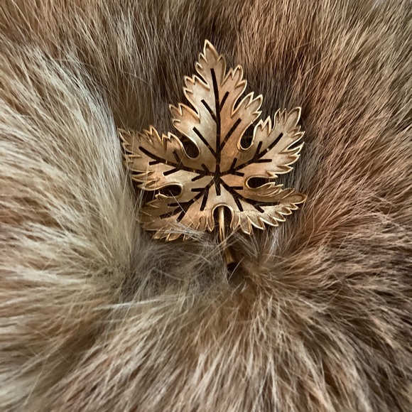 Brooch Bundle Leaf Booch, Snowflake Brooch Tafari V initial Brooch - Picture 5 of 6